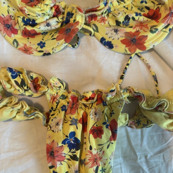 ARE YOU AM I Floral bikini - Picture 2 of 4